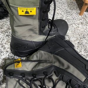 Nike hiking boots/ Size 7
